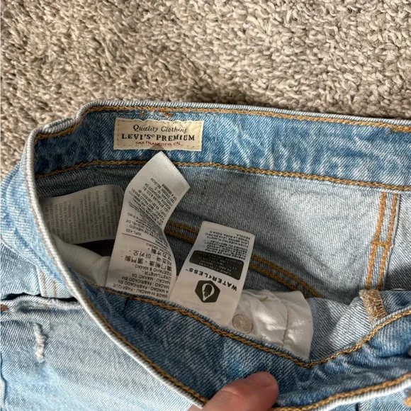 Levi’s Premium Cutoff Dad Shorts 30 Light Wash High Rise Button Fly Denim - Picture 6 of 9